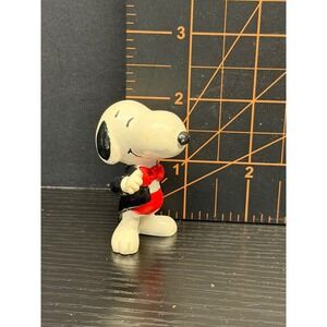 Vintage Peanuts Snoopy Tuxedo Figure Red Bowtie United Feature Syndicate PVC